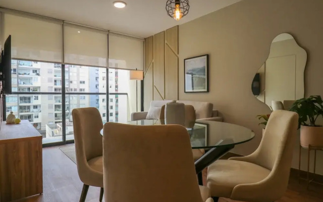 w Radiant 2BR w Great Balcony Near Kennedy Park
