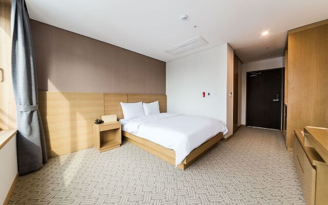 Jongno Lumia Tourist Hotel