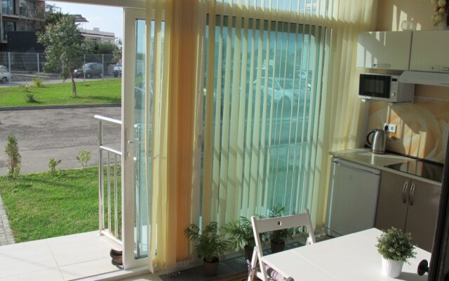 Na Bulvare Nadezhd 4/3 Apartments