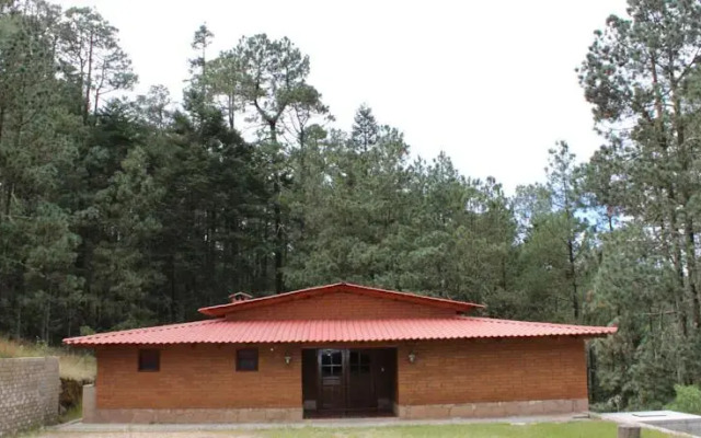 Centro Ecoturístico Cabañas Cuajimoloyas