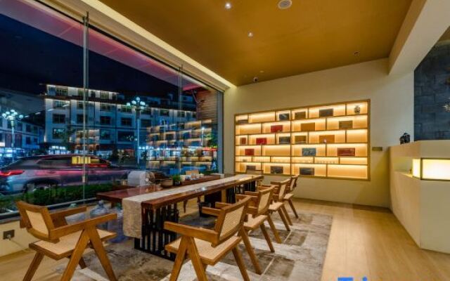 Urba Hotel (Wuyishan Sangu Resort)