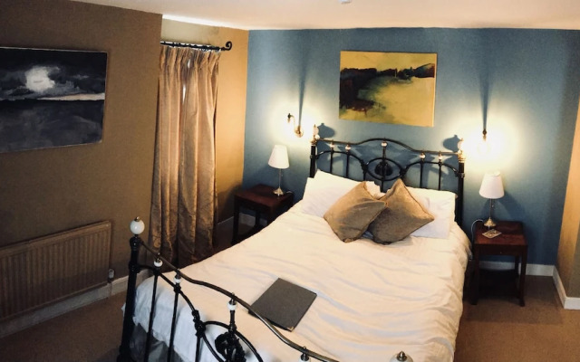 The White Cliffs Hotel