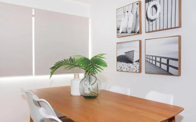 Windmill 4 - Two Bedroom Beachside Apartment on Parkyn Parade!