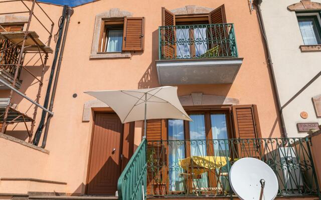 Relaxing Bosa Stay With Veranda