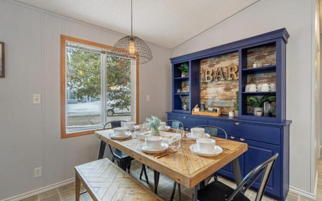 Mountain Time I Powderkeg I Firepit l King Bed