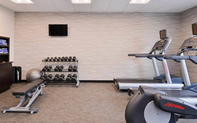 Courtyard by Marriott Toledo North