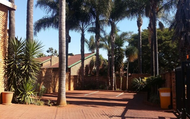 The Club House Guesthouse