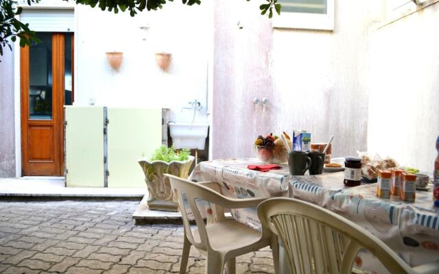 Villetta Carlotta Air conditioned House on two Levels in San Foca