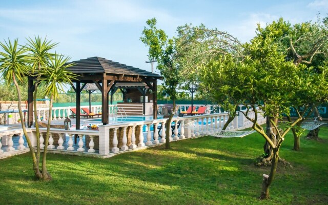Villa Maxim with Private Pool & Tennis Court