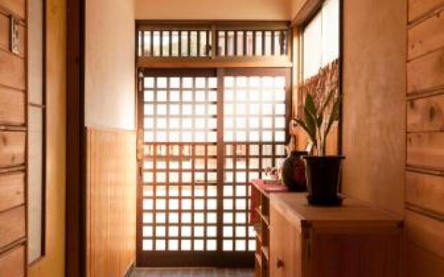 女性専用宿泊施設 -Women Only-