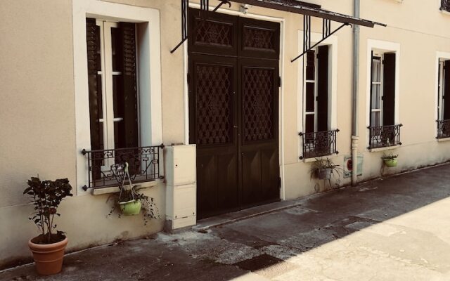 Fonty Cosy Yard side ground floor