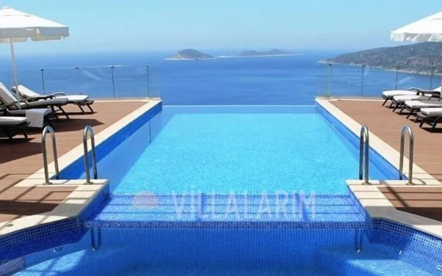 Villa Hill Side 3