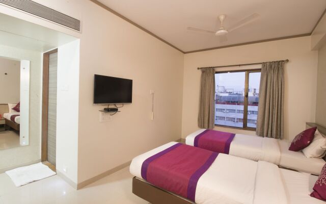 OYO 3716 Hotel Kapil Residency