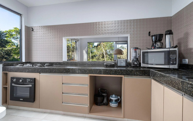 Casa Linda em Itaipava, 4 suítes, sauna, A/C