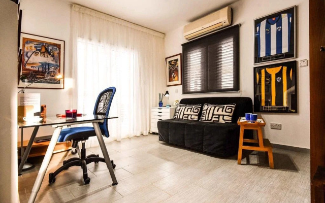 2 Br Villa Blue Phoenix - Chg 8911