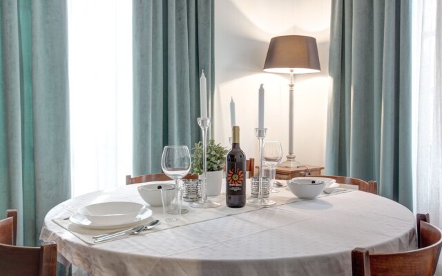 Dei Fabbri B Halldis Apartment