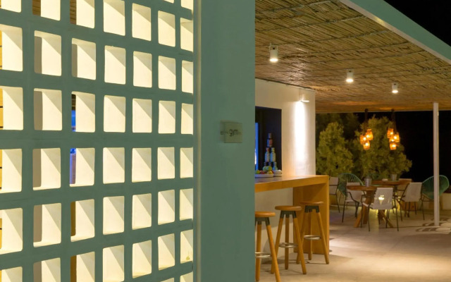 Kamari Beach Hotel