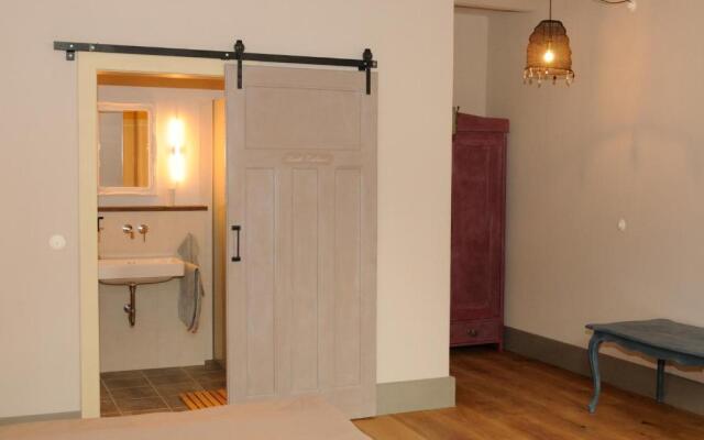 LANDHAUS-FURTH8