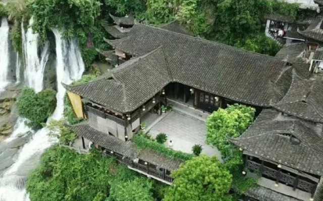 Tuwang Palace Waterfall Inn