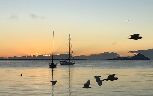 Salamander Beach Accommodation Adults Only