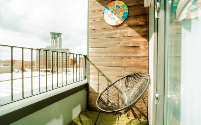 Chic 2 Bedroom Apartment Salford Quays, the Lowry