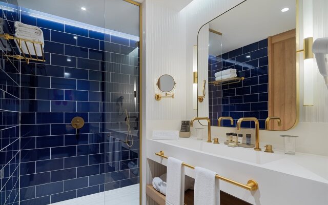 H10 Porto Poniente Hotel
