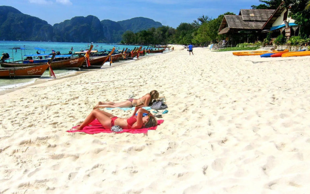 Phi Phi Long Beach Resort & Villa