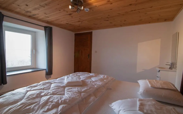 Wonderful Holiday Home in Gouvy with Hot Tub