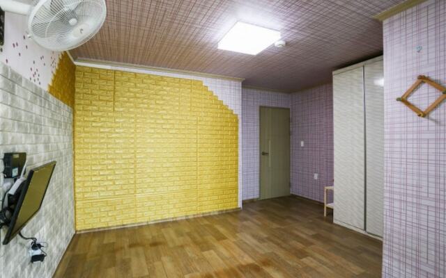 Uljin Haetteuneunjip Pension