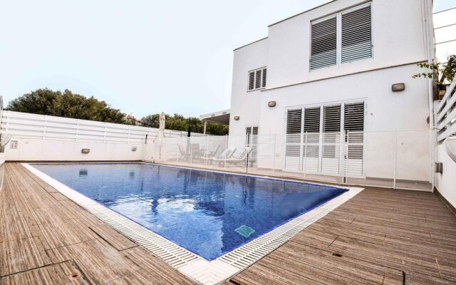 Villa Blue Phoenix