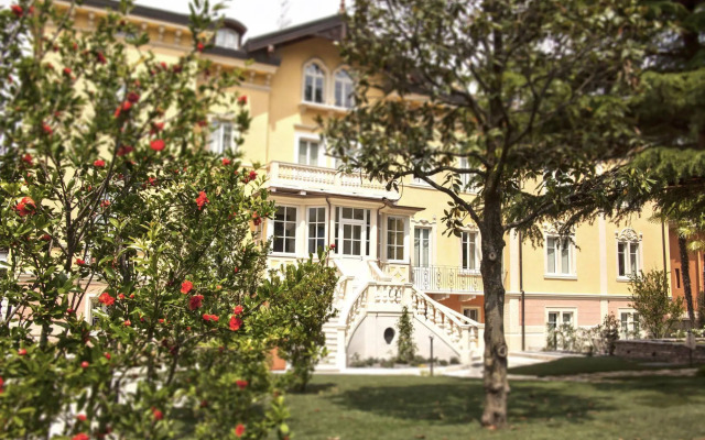 Villa Italia Luxury Suites and Apartments