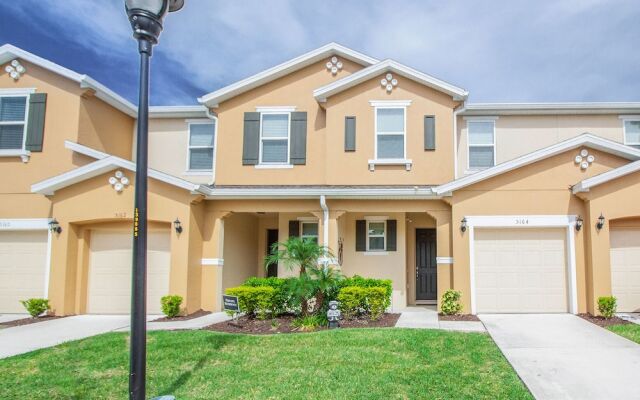 Spacious 4B Family-friendly Townhome Near Disney!
