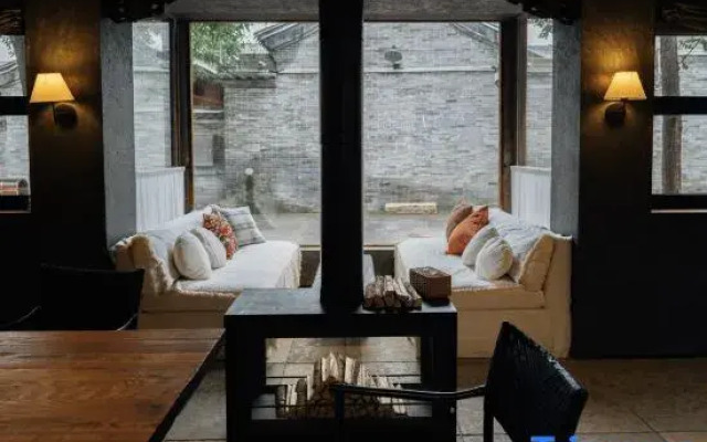 Sangrang Hot Spring Designer Inn