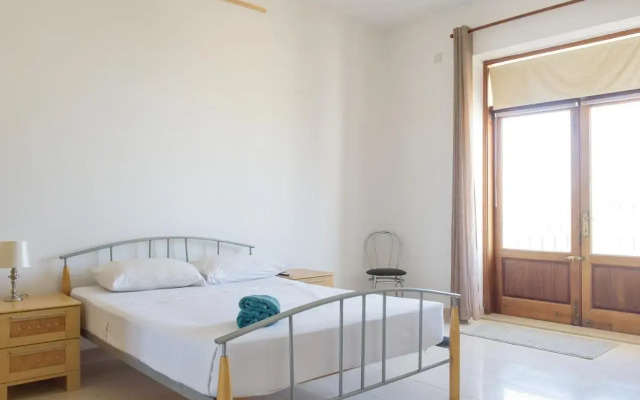 Stunning 4 Bedroom Apart. Near Balluta Bay