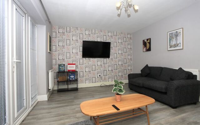 Beautiful 5 Bed Detached House - Sleeps 9