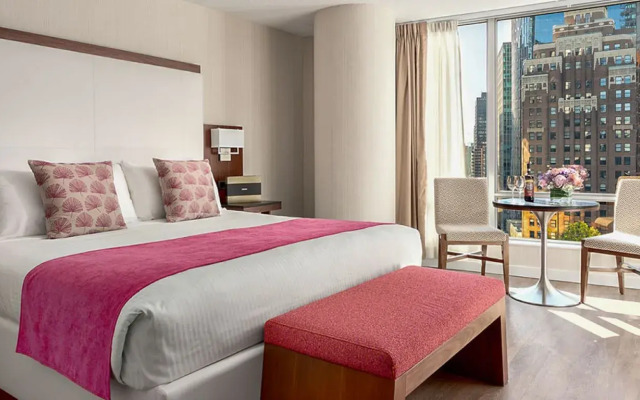 Auberge Vancouver Hotel