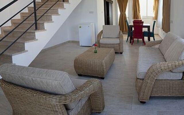 Fairmont Holiday Village
