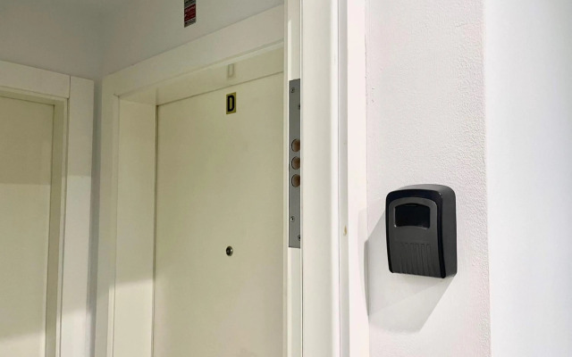 Hierro 19 Las Canteras Beach. Parking Available