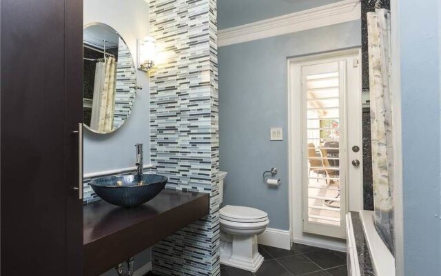 Tropical Retreat Pool Jet Spa WiFi 3 Br home by RedAwning