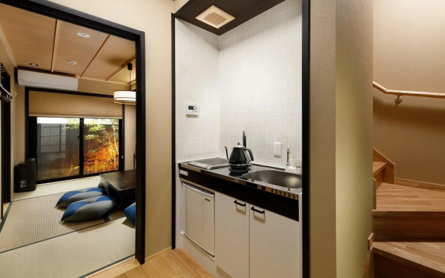 Kanade Fushimi Inari Taisha-mae