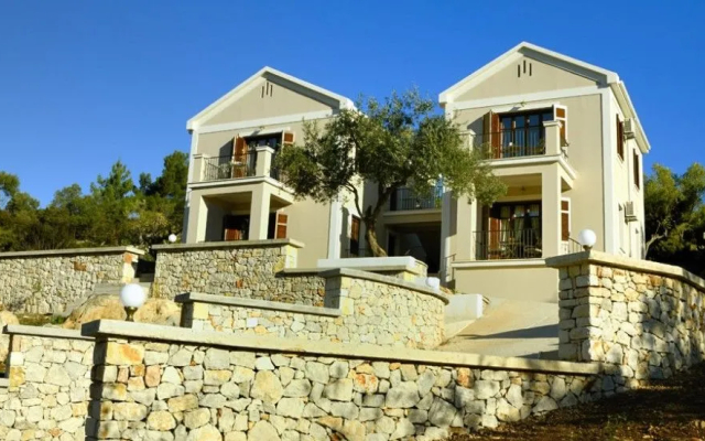 Adastra Ithaca Luxury Suites