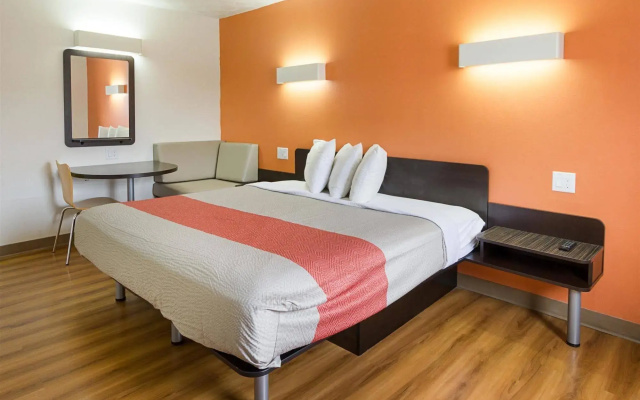 Motel 6 Sidney, OH
