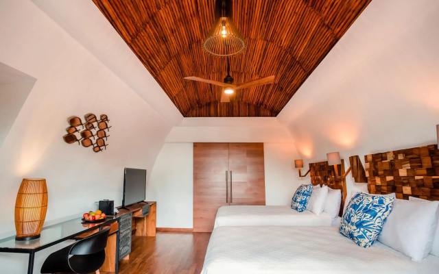 Mia Bacalar Luxury Resort & Spa