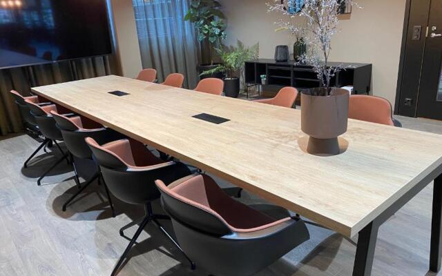 Skyline Airport Hotel