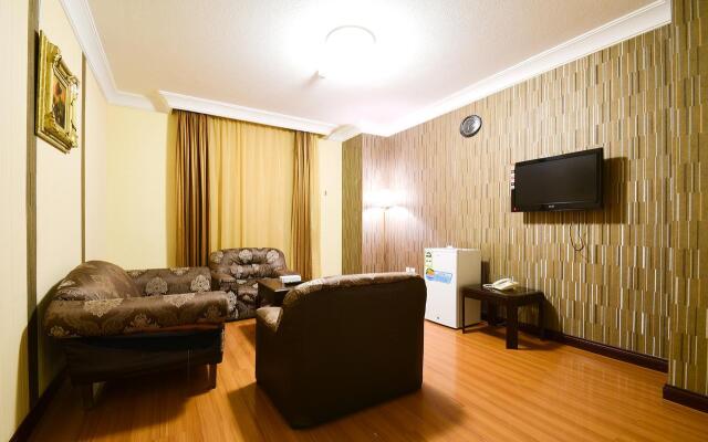 Luxurious Al Rawdah Suites