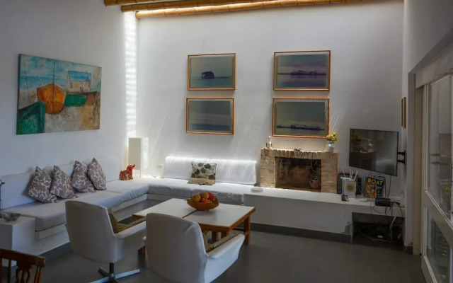 w Modern 5BR With Private Pool in Paracas