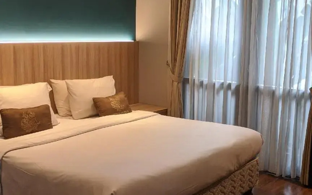 Summer Hills Hotel