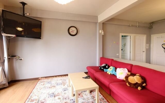 Seatz station Hostel Female only