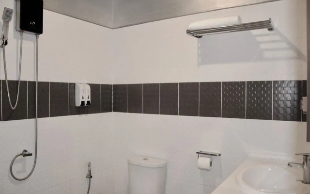 Oasis Hotel-Pods - Adults Only