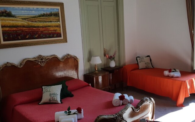 Cavour il Conte Camillo Bed&Breakfast